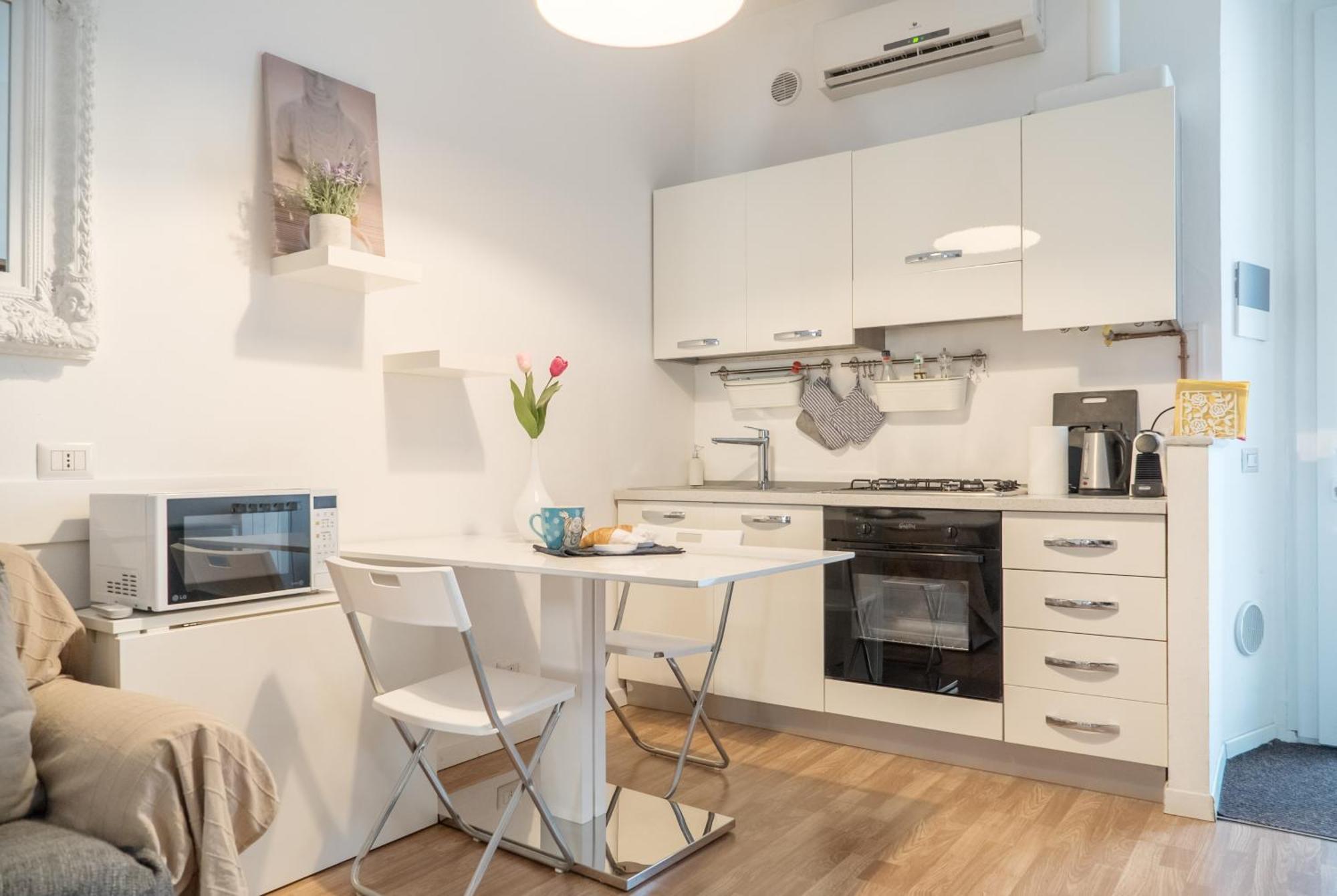 Charming Milanese Aparment Appartement Buitenkant foto